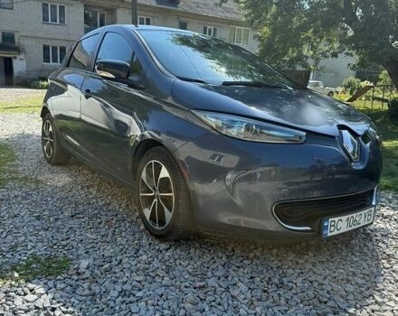 Серый Рено Зое, объемом двигателя 0 л и пробегом 200 тыс. км за 9200 $, фото 1 на Automoto.ua