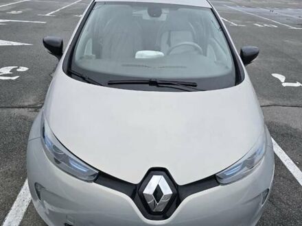 Серый Рено Зое, объемом двигателя 0 л и пробегом 97 тыс. км за 9700 $, фото 1 на Automoto.ua