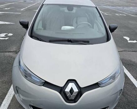 Серый Рено Зое, объемом двигателя 0 л и пробегом 97 тыс. км за 9700 $, фото 1 на Automoto.ua