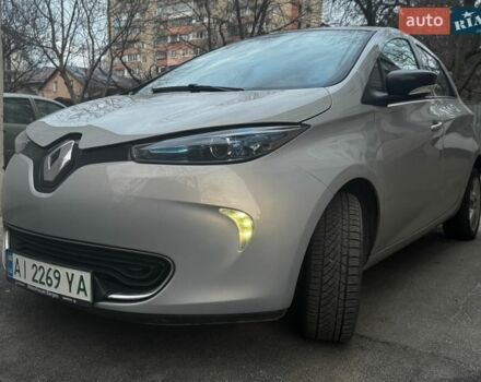 Серый Рено Зое, объемом двигателя 0 л и пробегом 123 тыс. км за 9200 $, фото 1 на Automoto.ua