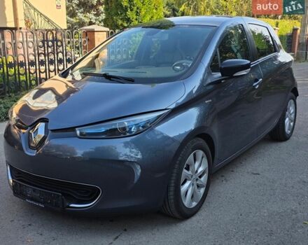 Серый Рено Зое, объемом двигателя 0 л и пробегом 129 тыс. км за 10900 $, фото 1 на Automoto.ua