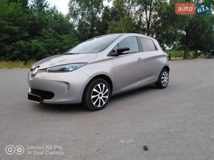 Рено Зое 2017 в Киеве на Automoto.ua Серый Рено Зое, объемом двигателя 0 л и пробегом 150 тыс. км за 9700 $, фото 1 на Automoto.ua