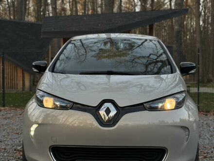 Серый Рено Зое, объемом двигателя 0 л и пробегом 160 тыс. км за 8499 $, фото 1 на Automoto.ua