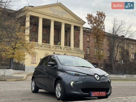 Серый Рено Зое, объемом двигателя 0 л и пробегом 164 тыс. км за 10200 $, фото 1 на Automoto.ua