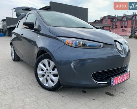 Серый Рено Зое, объемом двигателя 0 л и пробегом 140 тыс. км за 9200 $, фото 1 на Automoto.ua