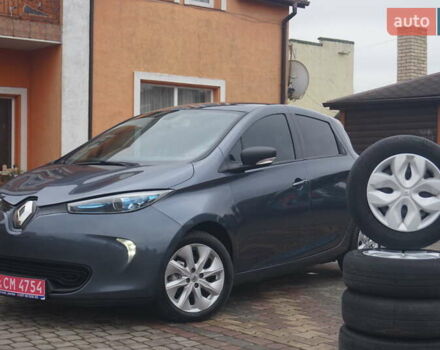 Серый Рено Зое, объемом двигателя 0 л и пробегом 182 тыс. км за 8200 $, фото 1 на Automoto.ua