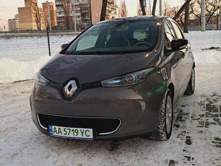 Рено Зое 2017 в Киеве на Automoto.ua Серый Рено Зое, объемом двигателя 0 л и пробегом 100 тыс. км за 9999 $, фото 1 на Automoto.ua