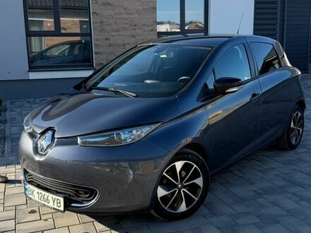 Серый Рено Зое, объемом двигателя 0 л и пробегом 135 тыс. км за 9900 $, фото 1 на Automoto.ua
