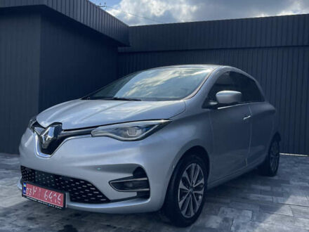 Серый Рено Зое, объемом двигателя 0 л и пробегом 114 тыс. км за 13000 $, фото 1 на Automoto.ua