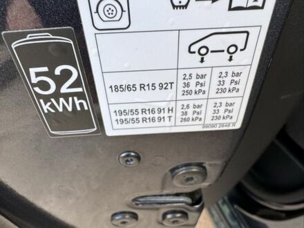 Серый Рено Зое, объемом двигателя 0 л и пробегом 46 тыс. км за 13200 $, фото 1 на Automoto.ua