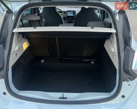 Синий Рено Зое, объемом двигателя 0 л и пробегом 63 тыс. км за 6800 $, фото 18 на Automoto.ua