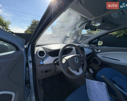 Синий Рено Зое, объемом двигателя 0 л и пробегом 140 тыс. км за 3600 $, фото 18 на Automoto.ua