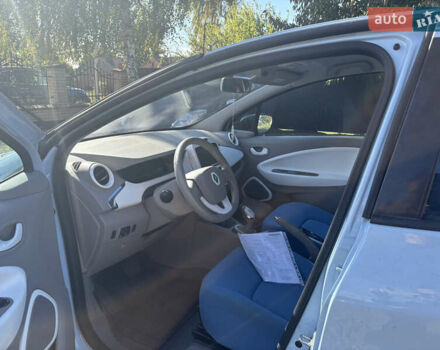 Синий Рено Зое, объемом двигателя 0 л и пробегом 140 тыс. км за 3600 $, фото 17 на Automoto.ua
