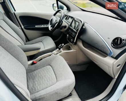 Синий Рено Зое, объемом двигателя 0 л и пробегом 63 тыс. км за 6500 $, фото 28 на Automoto.ua