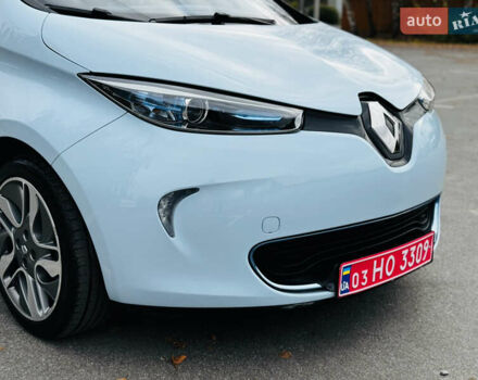 Синий Рено Зое, объемом двигателя 0 л и пробегом 63 тыс. км за 6500 $, фото 19 на Automoto.ua
