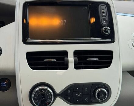 Синий Рено Зое, объемом двигателя 0 л и пробегом 118 тыс. км за 5900 $, фото 13 на Automoto.ua