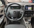 Синий Рено Зое, объемом двигателя 0 л и пробегом 77 тыс. км за 6900 $, фото 20 на Automoto.ua