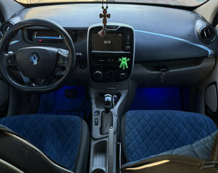 Синий Рено Зое, объемом двигателя 0 л и пробегом 180 тыс. км за 8500 $, фото 9 на Automoto.ua