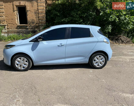 Синий Рено Зое, объемом двигателя 0 л и пробегом 98 тыс. км за 6000 $, фото 1 на Automoto.ua