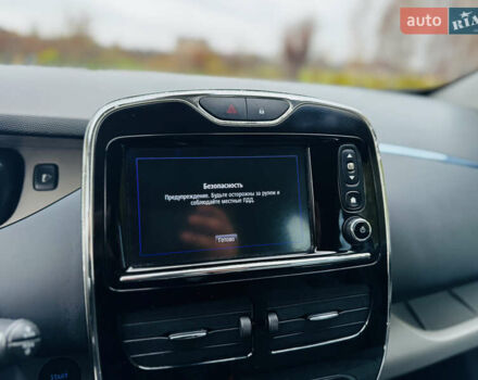 Синий Рено Зое, объемом двигателя 0 л и пробегом 63 тыс. км за 6500 $, фото 47 на Automoto.ua