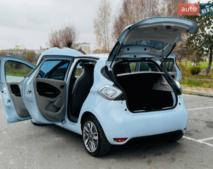 Синий Рено Зое, объемом двигателя 0 л и пробегом 63 тыс. км за 6500 $, фото 46 на Automoto.ua