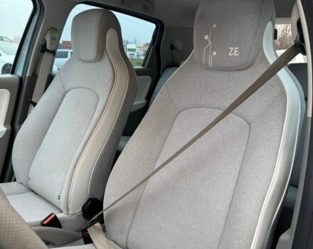 Синий Рено Зое, объемом двигателя 0 л и пробегом 118 тыс. км за 5900 $, фото 7 на Automoto.ua