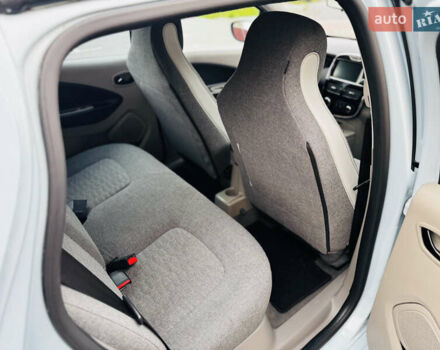 Синий Рено Зое, объемом двигателя 0 л и пробегом 63 тыс. км за 6500 $, фото 23 на Automoto.ua