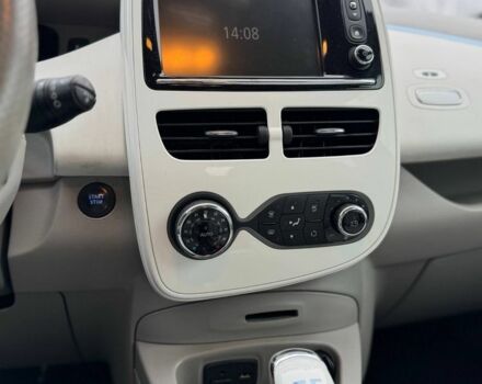 Синий Рено Зое, объемом двигателя 0 л и пробегом 118 тыс. км за 5900 $, фото 15 на Automoto.ua