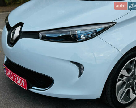 Синий Рено Зое, объемом двигателя 0 л и пробегом 63 тыс. км за 6500 $, фото 17 на Automoto.ua
