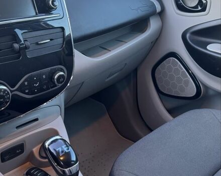 Синий Рено Зое, объемом двигателя 0 л и пробегом 110 тыс. км за 7700 $, фото 8 на Automoto.ua