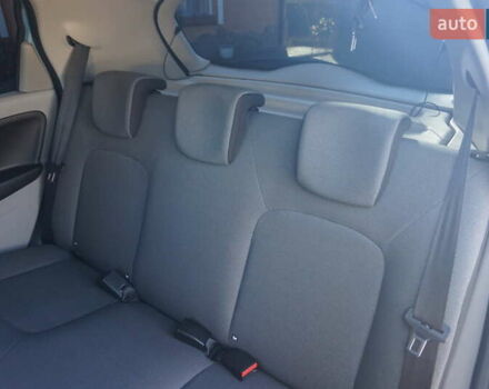 Синій Рено Зое, об'ємом двигуна 0 л та пробігом 115 тис. км за 7000 $, фото 47 на Automoto.ua