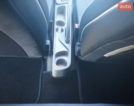 Синій Рено Зое, об'ємом двигуна 0 л та пробігом 115 тис. км за 7000 $, фото 49 на Automoto.ua