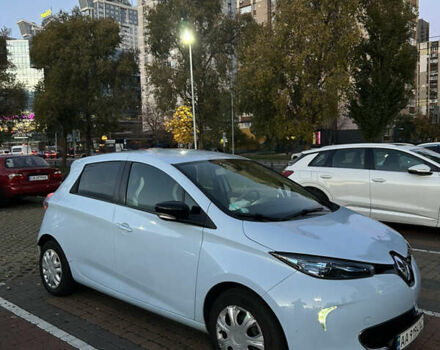 Рено Зое 2015 в Киеве на Automoto.ua Синий Рено Зое, объемом двигателя 0 л и пробегом 53 тыс. км за 6799 $, фото 4 на Automoto.ua