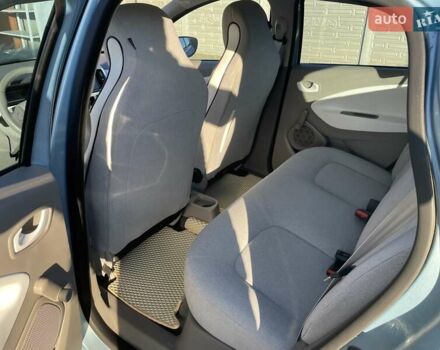 Рено Зое 2015 в Дубно на Automoto.ua Синий Рено Зое, объемом двигателя 0 л и пробегом 66 тыс. км за 6700 $, фото 5 на Automoto.ua