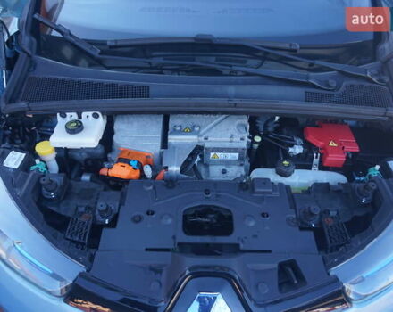 Синій Рено Зое, об'ємом двигуна 0 л та пробігом 115 тис. км за 7000 $, фото 52 на Automoto.ua