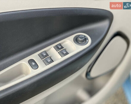 Синій Рено Зое, об'ємом двигуна 0 л та пробігом 67 тис. км за 6900 $, фото 52 на Automoto.ua