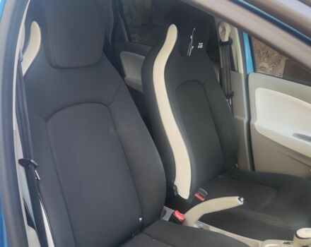 Синий Рено Зое, объемом двигателя 0 л и пробегом 77 тыс. км за 7999 $, фото 5 на Automoto.ua