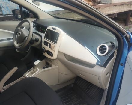 Синий Рено Зое, объемом двигателя 0 л и пробегом 77 тыс. км за 7999 $, фото 4 на Automoto.ua