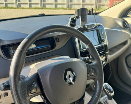 Синий Рено Зое, объемом двигателя 0 л и пробегом 84 тыс. км за 7900 $, фото 10 на Automoto.ua