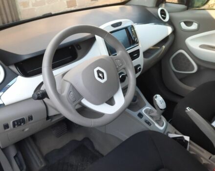 Синий Рено Зое, объемом двигателя 0 л и пробегом 130 тыс. км за 3900 $, фото 4 на Automoto.ua