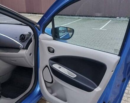 Синий Рено Зое, объемом двигателя 0 л и пробегом 84 тыс. км за 7800 $, фото 4 на Automoto.ua