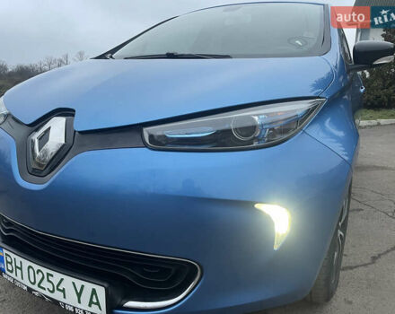 Синий Рено Зое, объемом двигателя 0 л и пробегом 101 тыс. км за 9300 $, фото 3 на Automoto.ua
