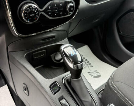 Синій Рено Зое, об'ємом двигуна 0 л та пробігом 99 тис. км за 9500 $, фото 29 на Automoto.ua