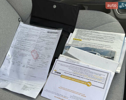 Синий Рено Зое, объемом двигателя 0 л и пробегом 166 тыс. км за 8999 $, фото 19 на Automoto.ua