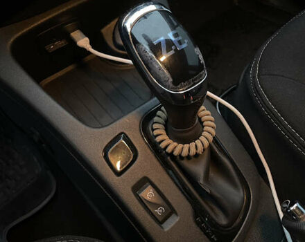 Синий Рено Зое, объемом двигателя 0 л и пробегом 101 тыс. км за 9300 $, фото 28 на Automoto.ua