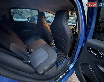 Синий Рено Зое, объемом двигателя 0 л и пробегом 61 тыс. км за 11400 $, фото 18 на Automoto.ua