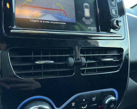 Синій Рено Зое, об'ємом двигуна 0 л та пробігом 141 тис. км за 8970 $, фото 26 на Automoto.ua