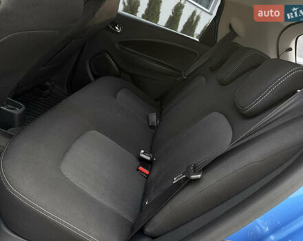 Синий Рено Зое, объемом двигателя 0 л и пробегом 104 тыс. км за 9750 $, фото 34 на Automoto.ua