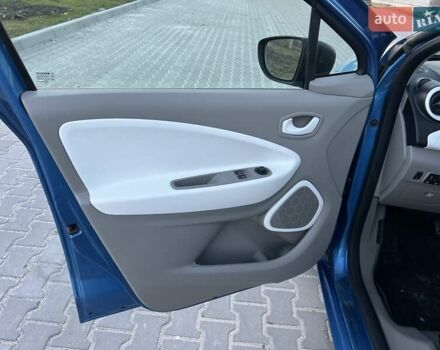 Синий Рено Зое, объемом двигателя 0 л и пробегом 130 тыс. км за 8450 $, фото 10 на Automoto.ua