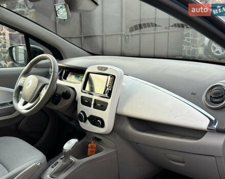 Синий Рено Зое, объемом двигателя 0 л и пробегом 166 тыс. км за 8999 $, фото 14 на Automoto.ua